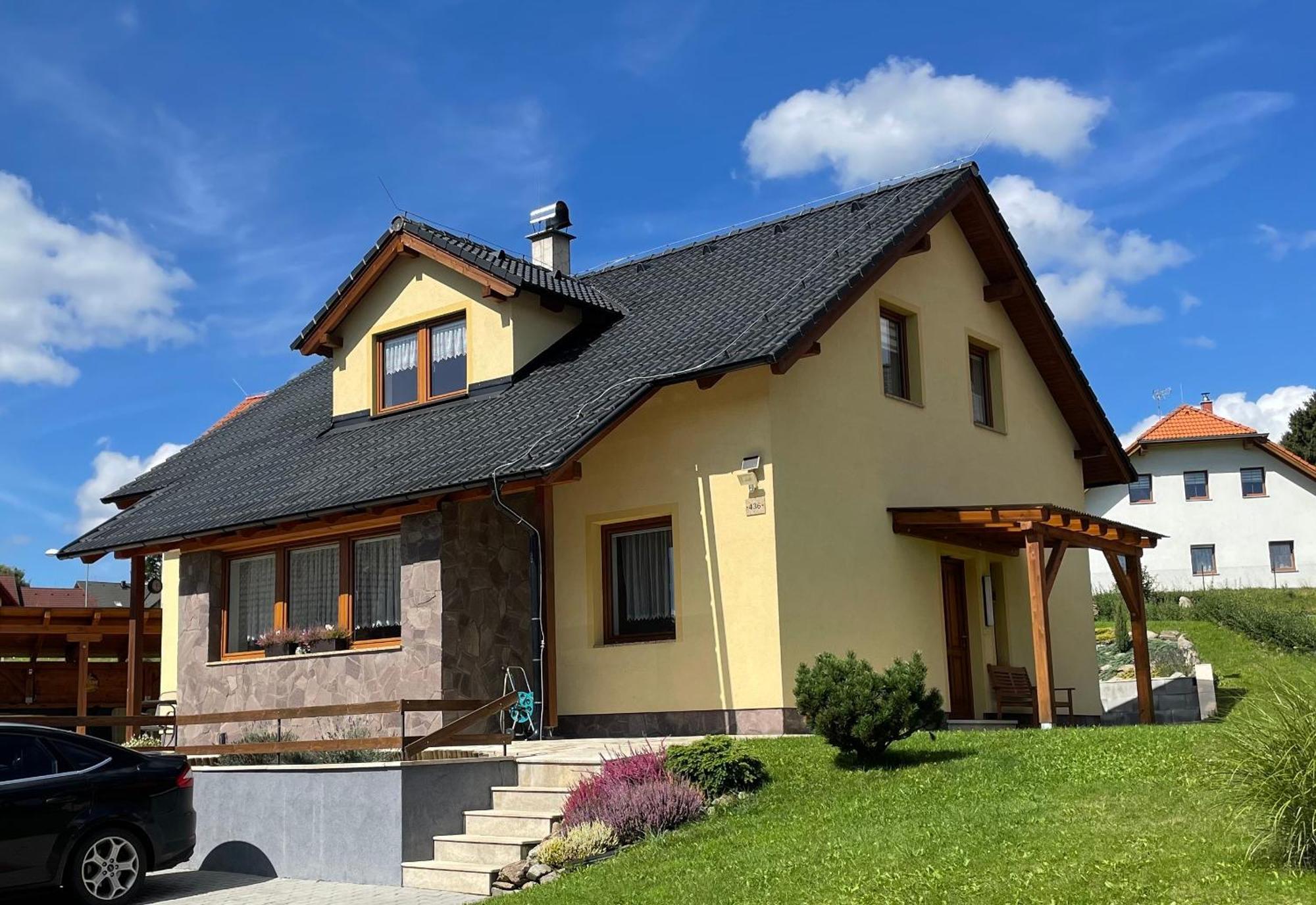 Apartman U Kovaru Kasperske Hory Luaran gambar