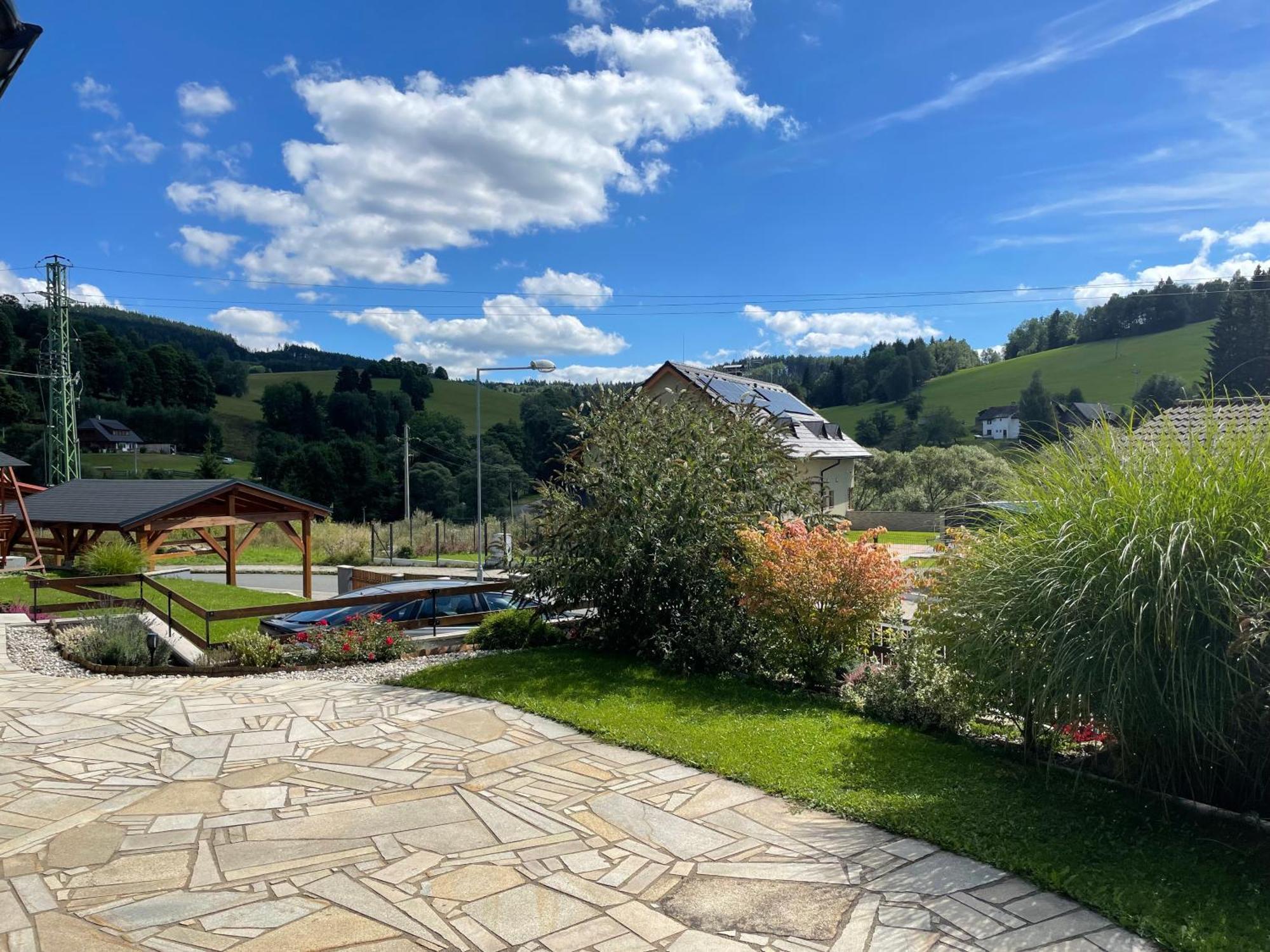 Apartman U Kovaru Kasperske Hory Luaran gambar