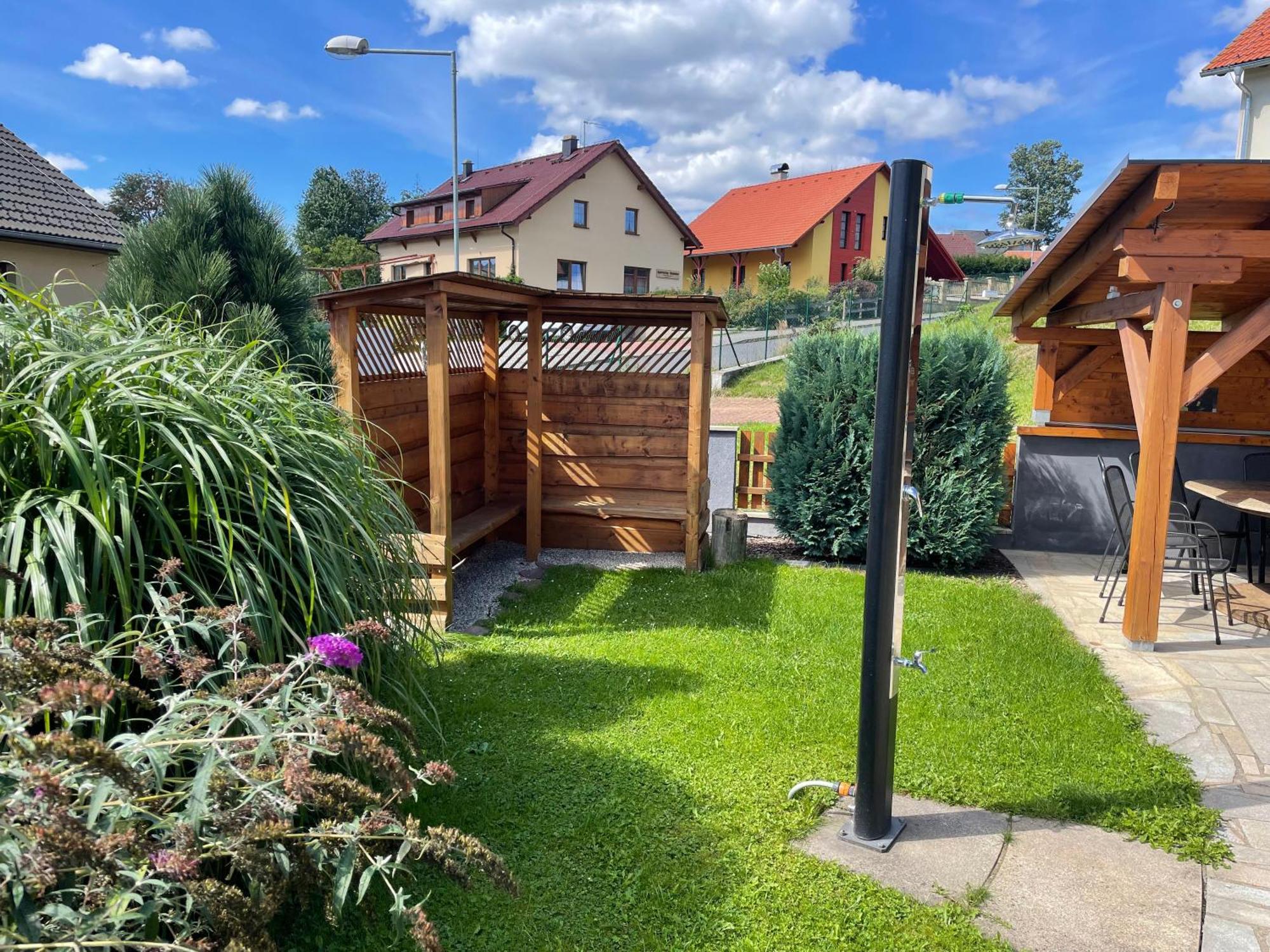 Apartman U Kovaru Kasperske Hory Luaran gambar