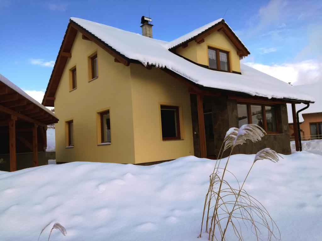 Apartman U Kovaru Kasperske Hory Luaran gambar