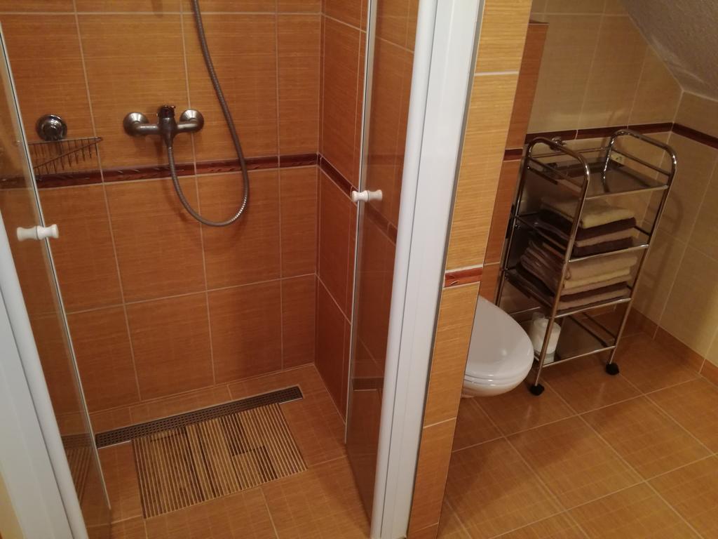 Apartman U Kovaru Kasperske Hory Luaran gambar
