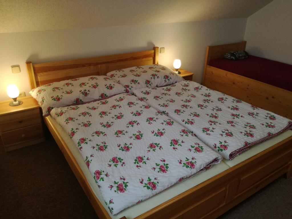 Apartman U Kovaru Kasperske Hory Luaran gambar